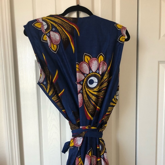 Dazzling blue ethnic print wrap dress - Picture 4 of 6
